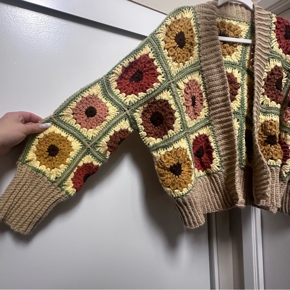 HANDMADE Chunky Knit Granny Square Floral Patchwork Sweater - Multicolor - Picture 3 of 3